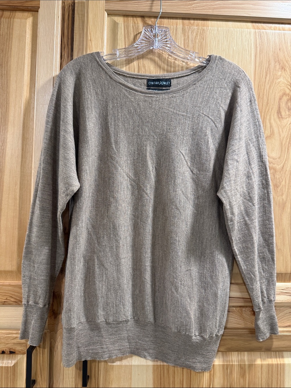 Cynthia Rowley Women’s Sz M Button Back Merino Wool Crewneck Sweater Taupe Beige